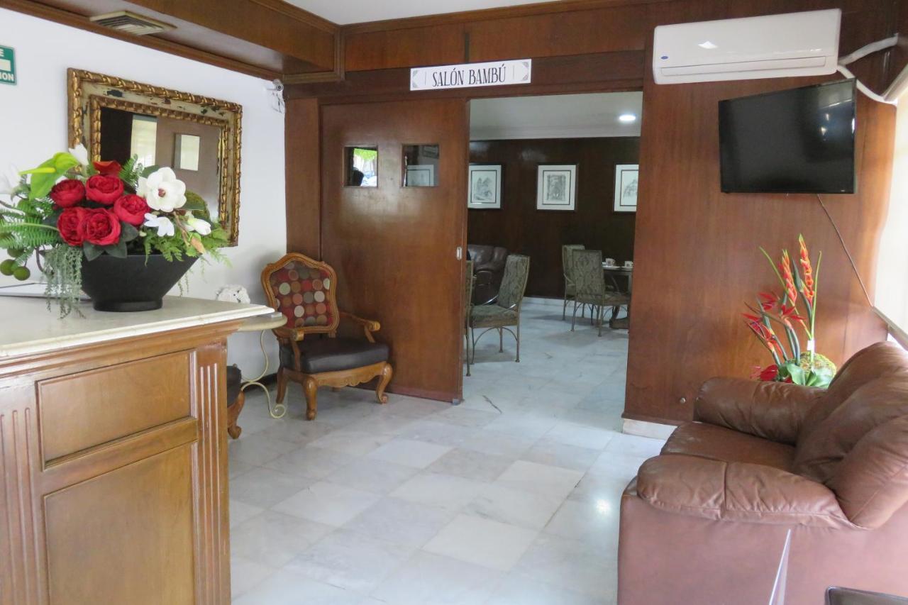 סלטיו Hotel Huizache מראה חיצוני תמונה